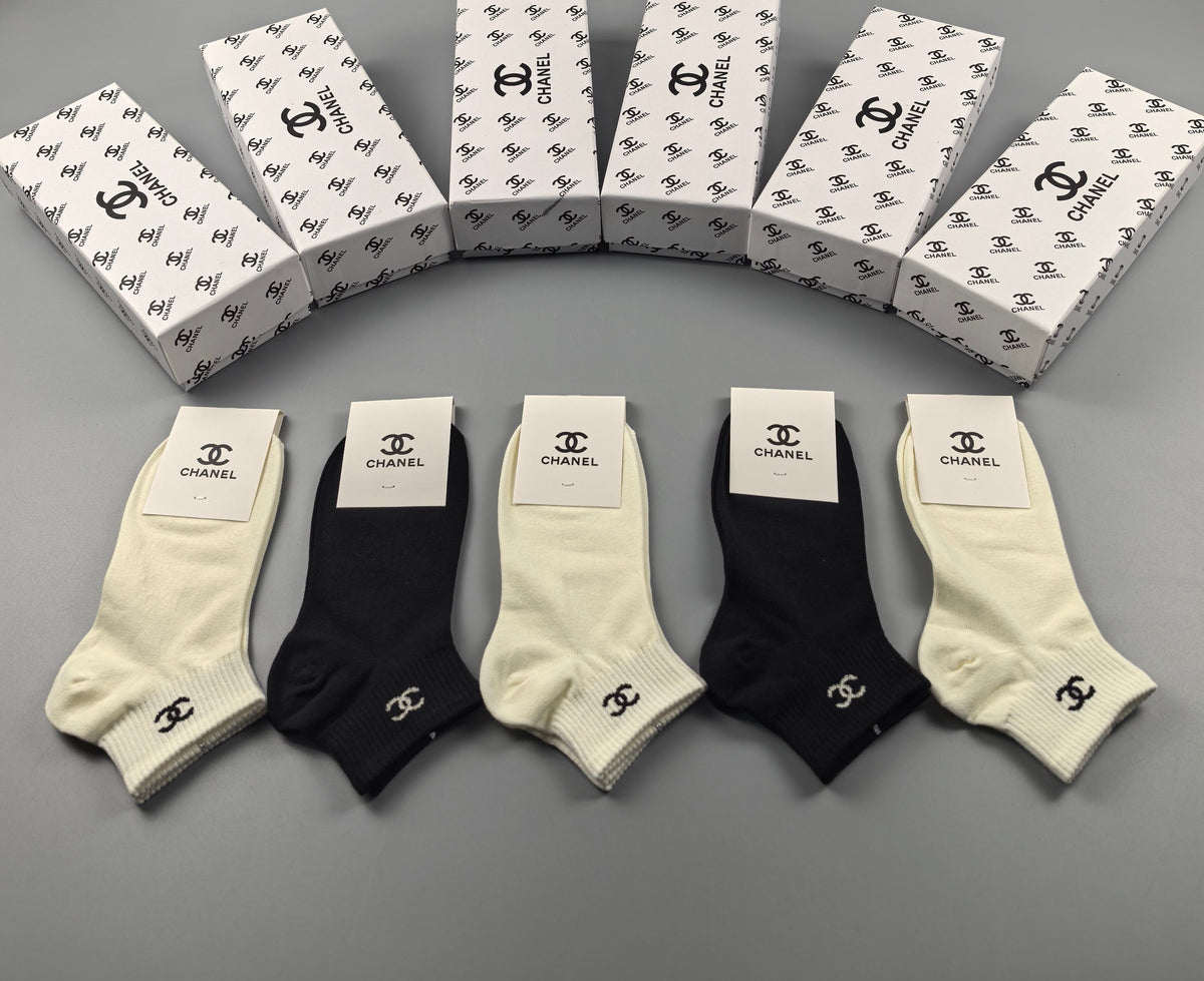CHANEL Compact Letter Motif Short Socks, gallery image 6