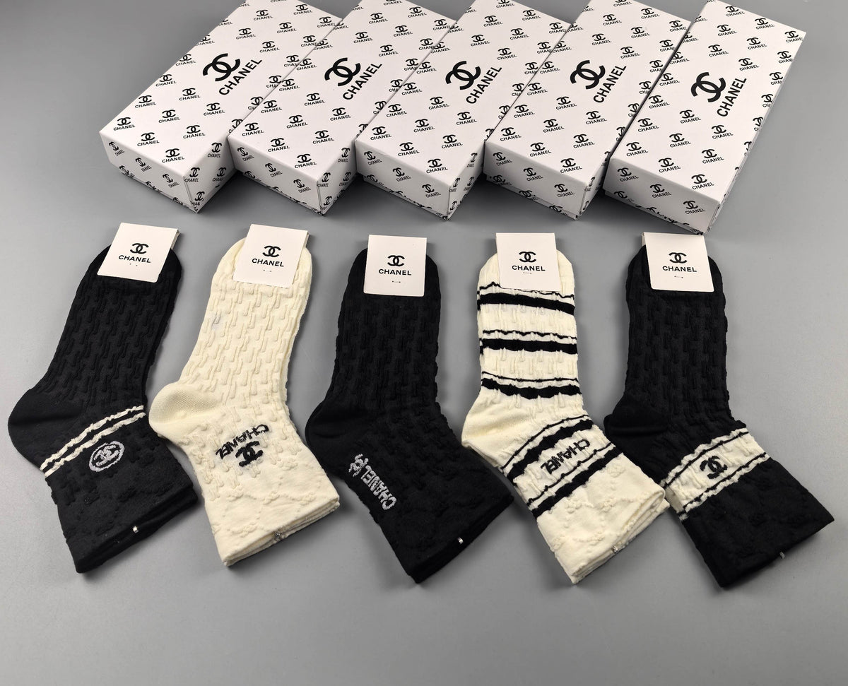 CHANEL Mixed Graphic Accent Short Socks, gallery image 9