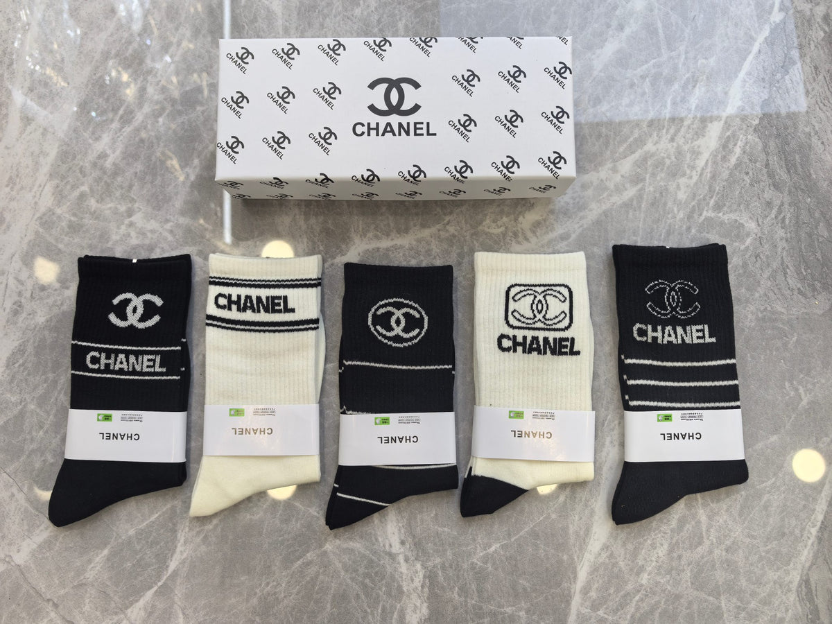 CHANEL Contrast Wordmark Crew Socks, gallery image 6