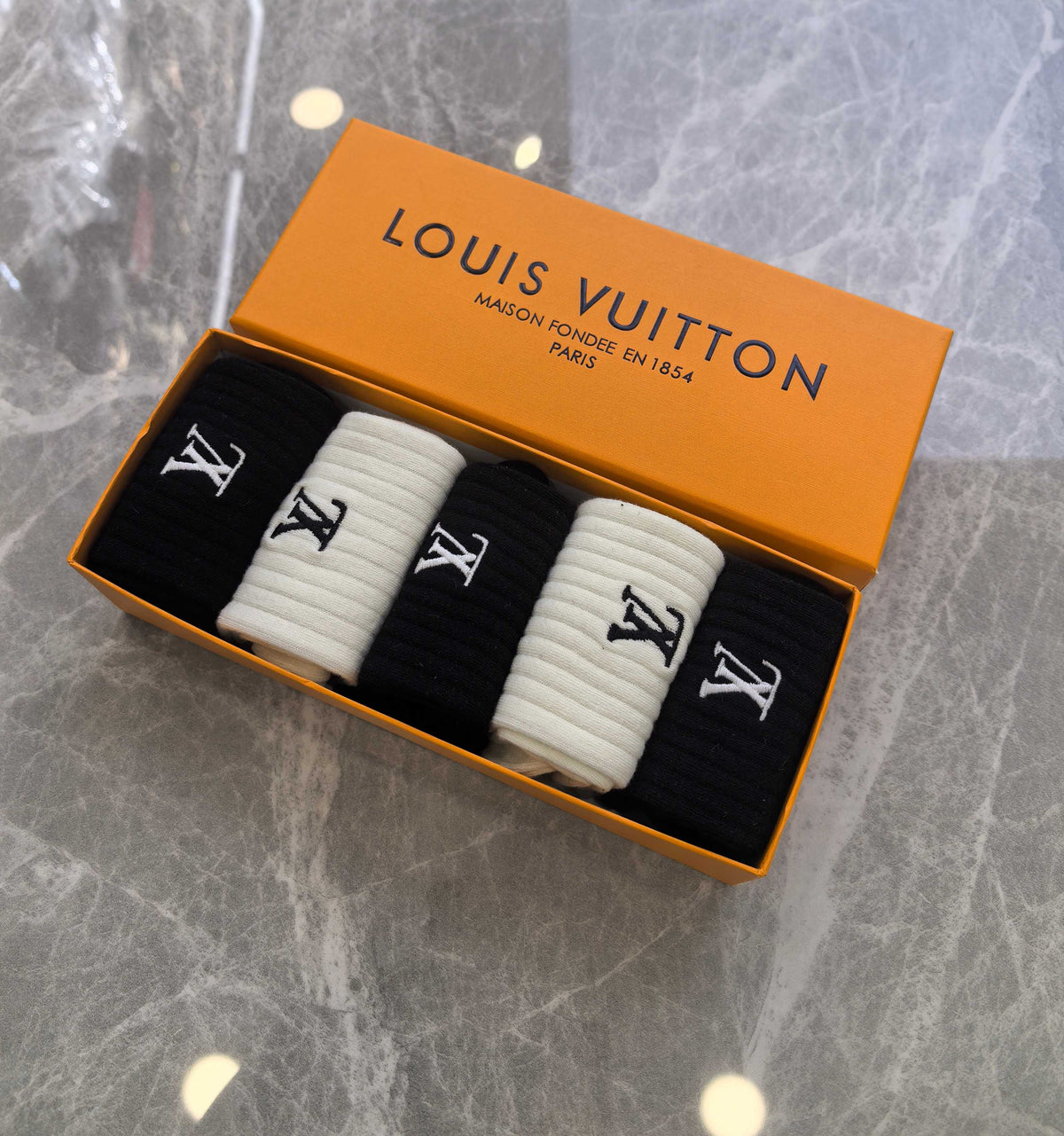 Louis Vuitton Black Cream Plain Small Cuff Letter Crew Socks, image 6