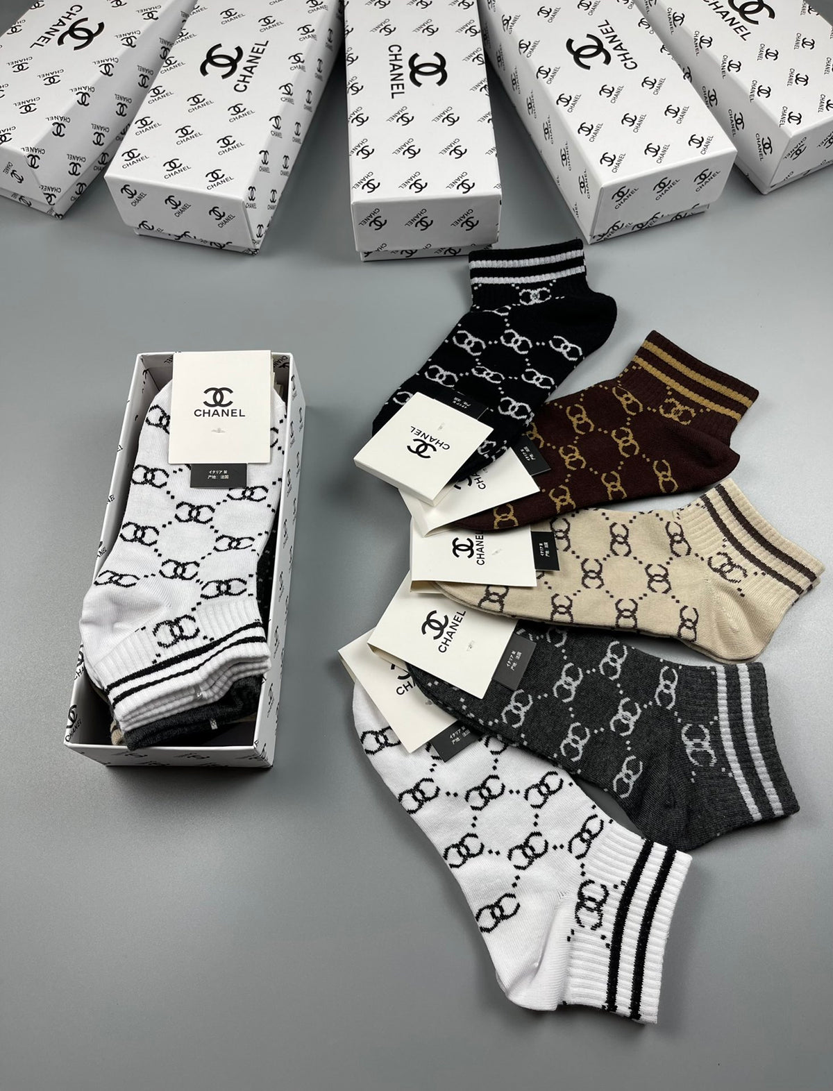 CHANEL Grid Pattern Short Socks, gallery image 9