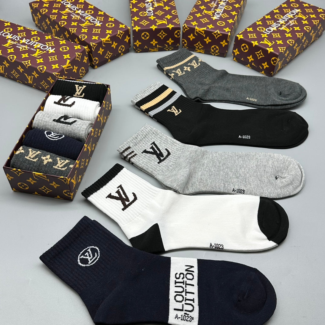 Louis Vuitton Black White Small Monogram Motifs Crew Socks, image 9