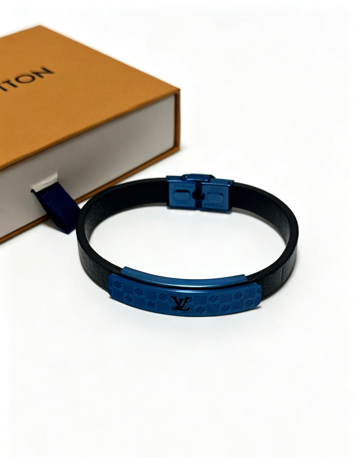 Martin Graham bangle in polished metal-tone – main product view