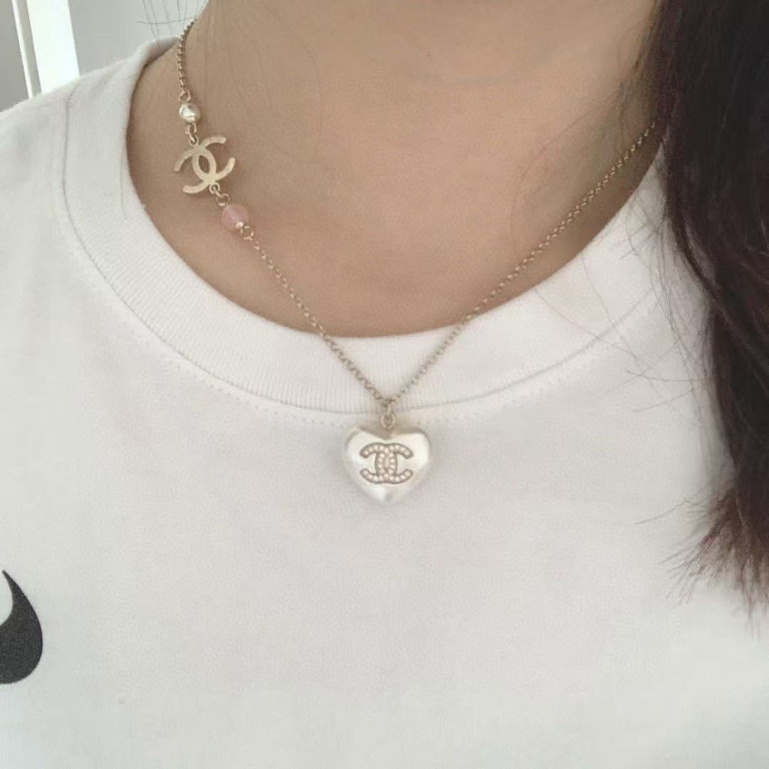 Martin Graham Pearl pendant necklace in polished metal-tone – main product view