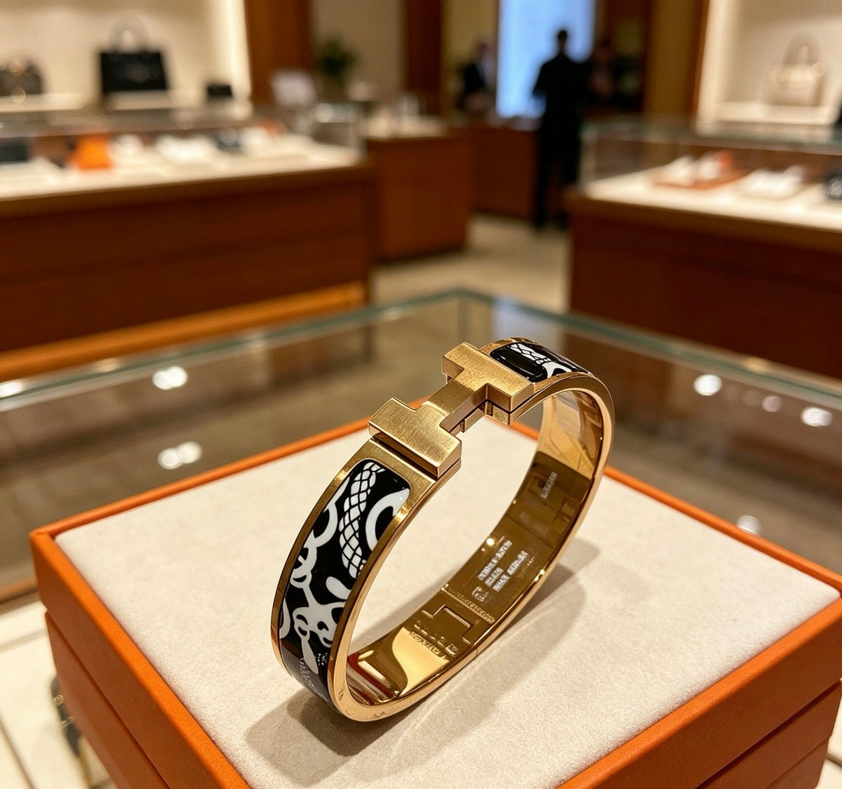 Martin Graham bangle in polished metal-tone – main product view