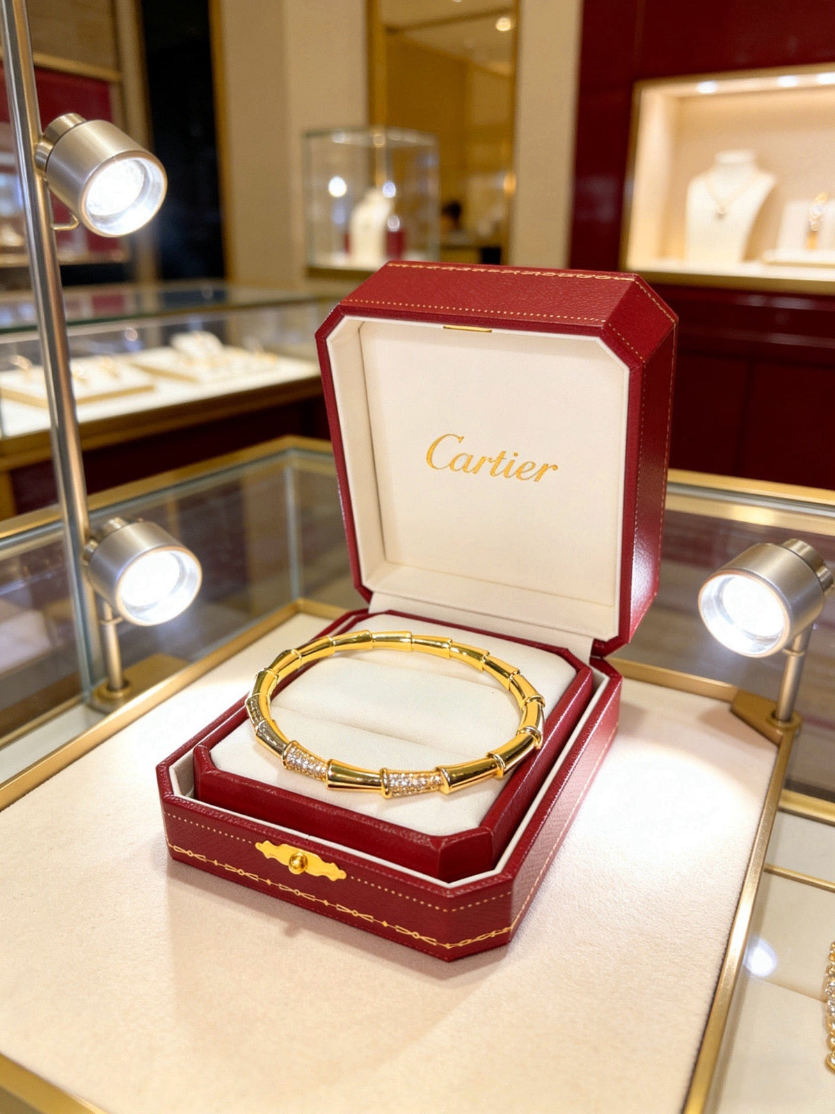Martin Graham bracelet in polished metal-tone – detail view