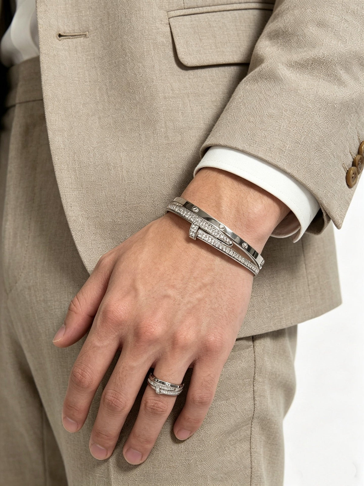 Martin Graham bracelet in polished metal-tone – detail view