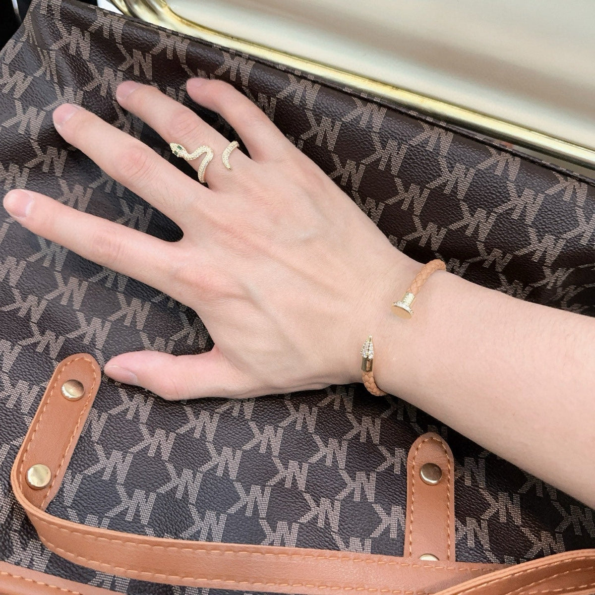 Martin Graham bracelet in polished metal-tone – detail view