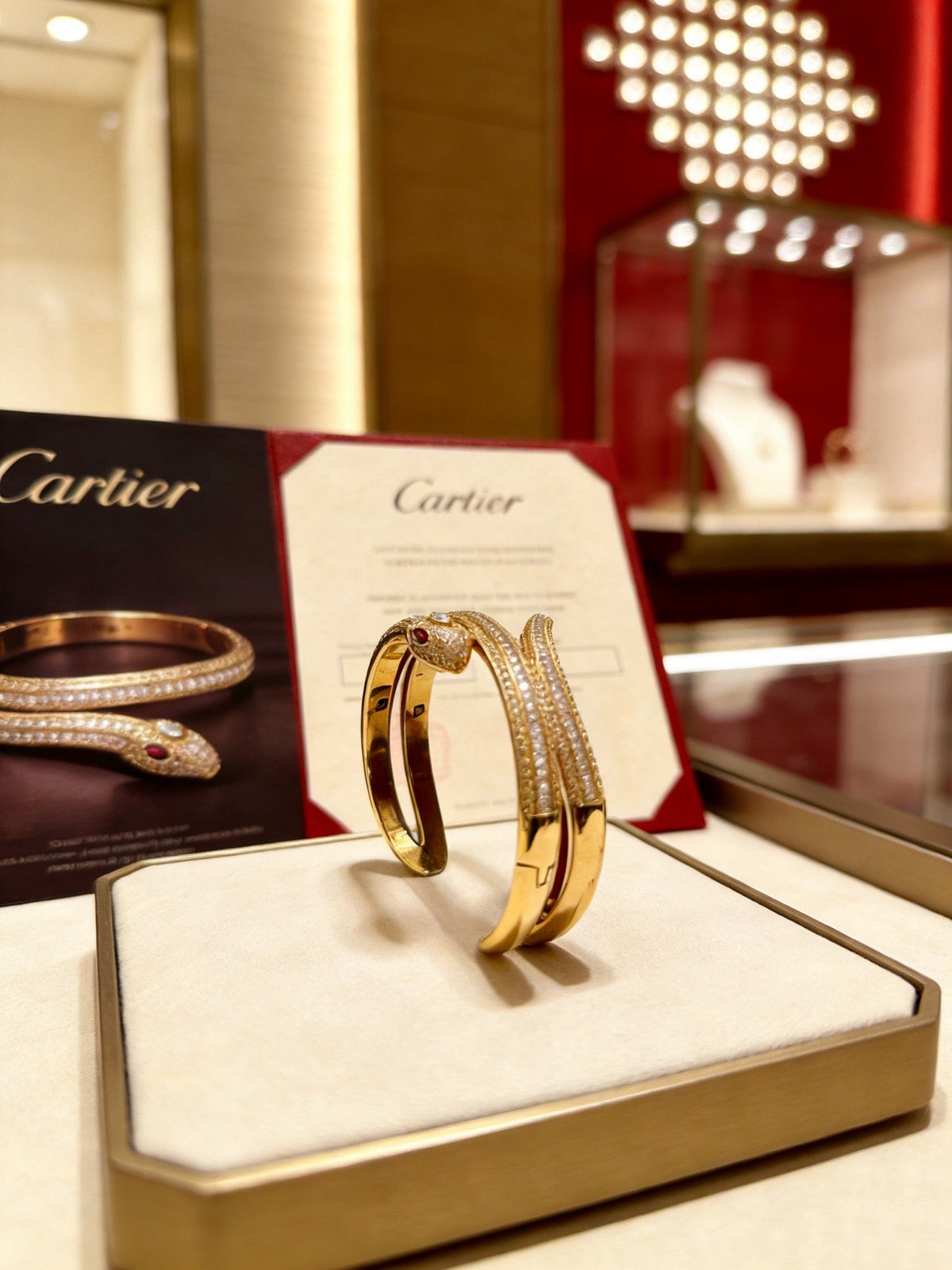 Martin Graham bracelet in polished metal-tone – detail view