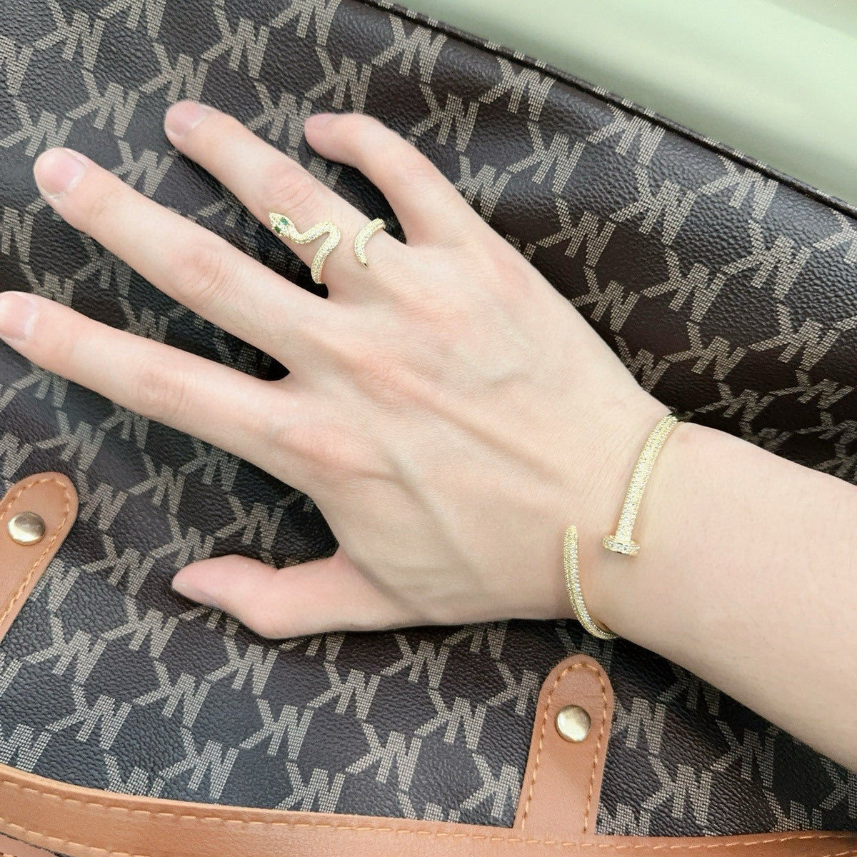 Martin Graham bracelet in polished metal-tone – detail view