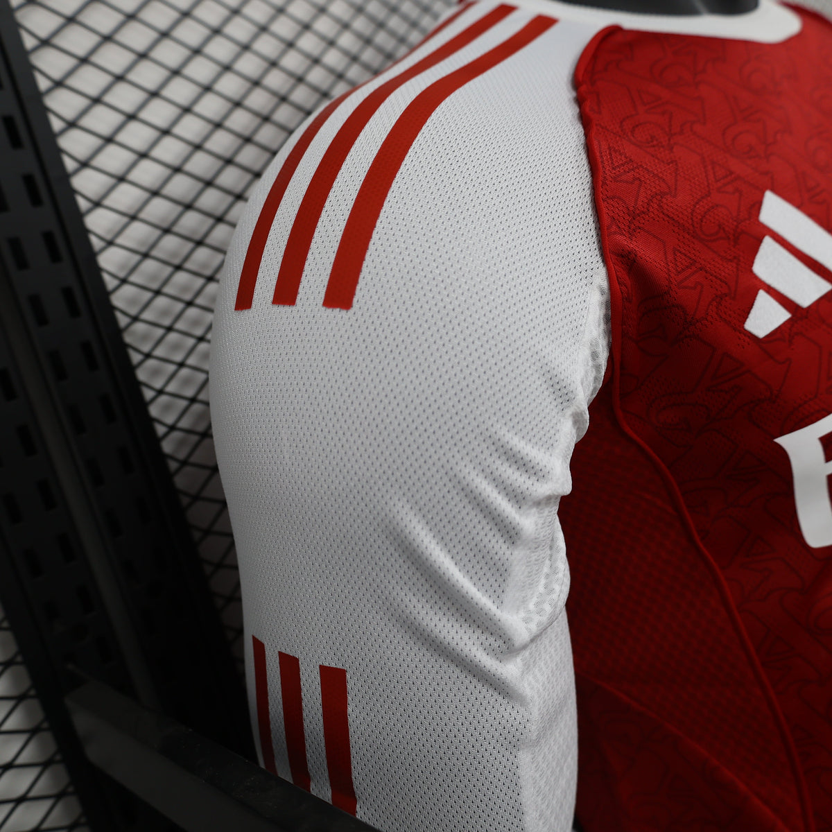 2025/26 Arsenal Home Player Version Long Sleeve Jersey - Red Body White Long Sleeves Diamond Mesh Texture All-Over Subtle Graphic - White Three Stripes - Arsenal Shield Crest - Emirates Fly Better - Men's