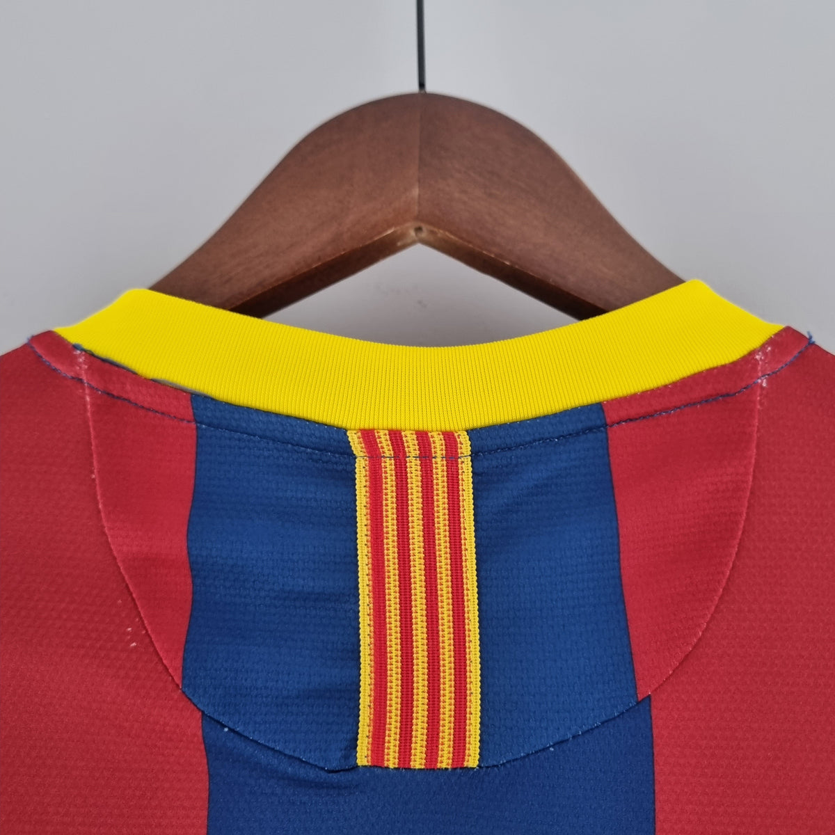 Barcelona 2010-11 Home Long-Sleeve Retro Jersey – Nike Blue Red Broad Vertical Stripes Yellow Crew Neck Unicef FCB Crest Messi Xavi Iniesta Puyol Dani Alves David Villa La Liga Champions League Fan Version Football Shirt
