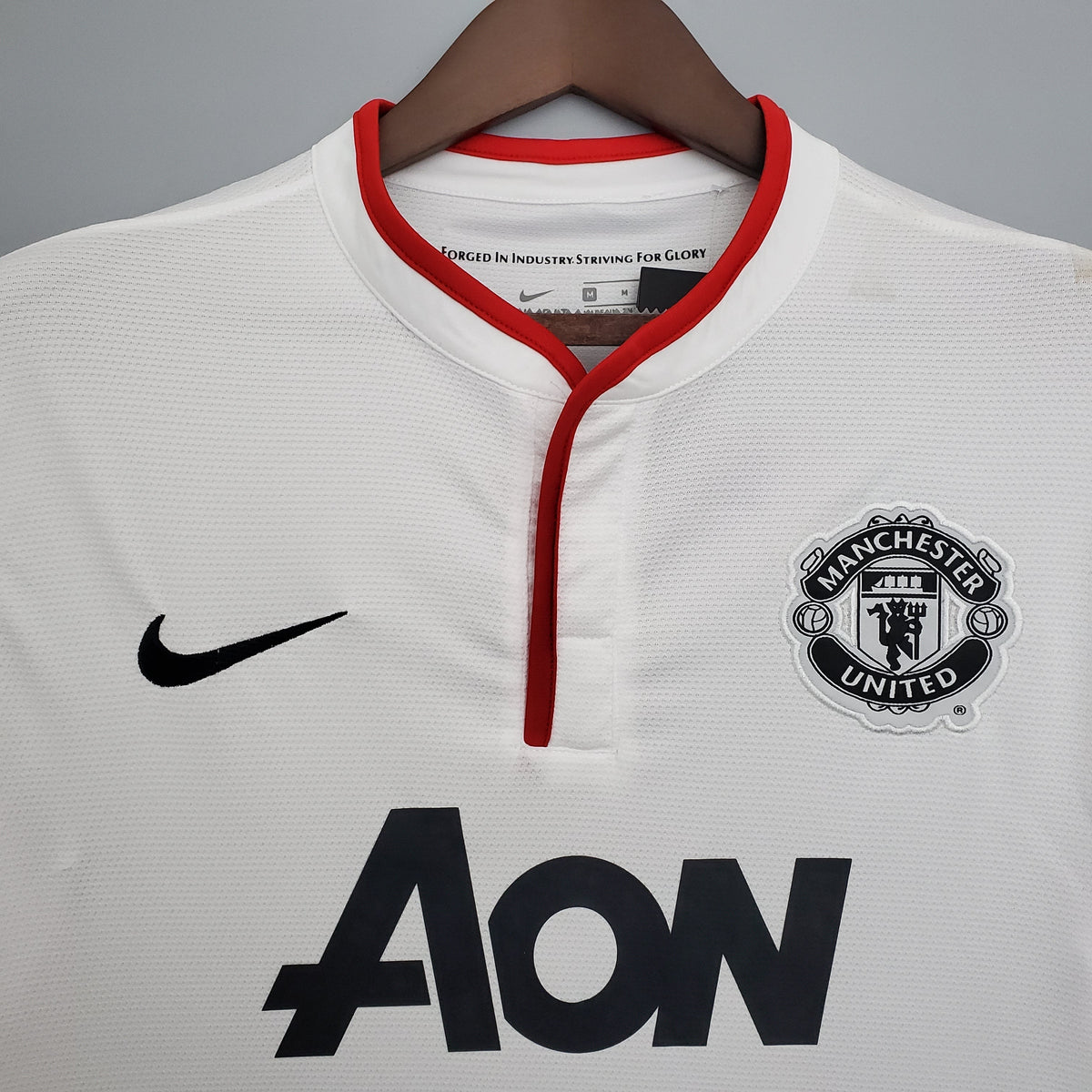 Manchester United 2013-14 Away Jersey – White Nike AON Retro Premier League Football Shirt | Rooney Van Persie Giggs
