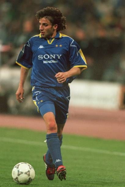Juventus 97/98  Long Sleeve Away Jersey