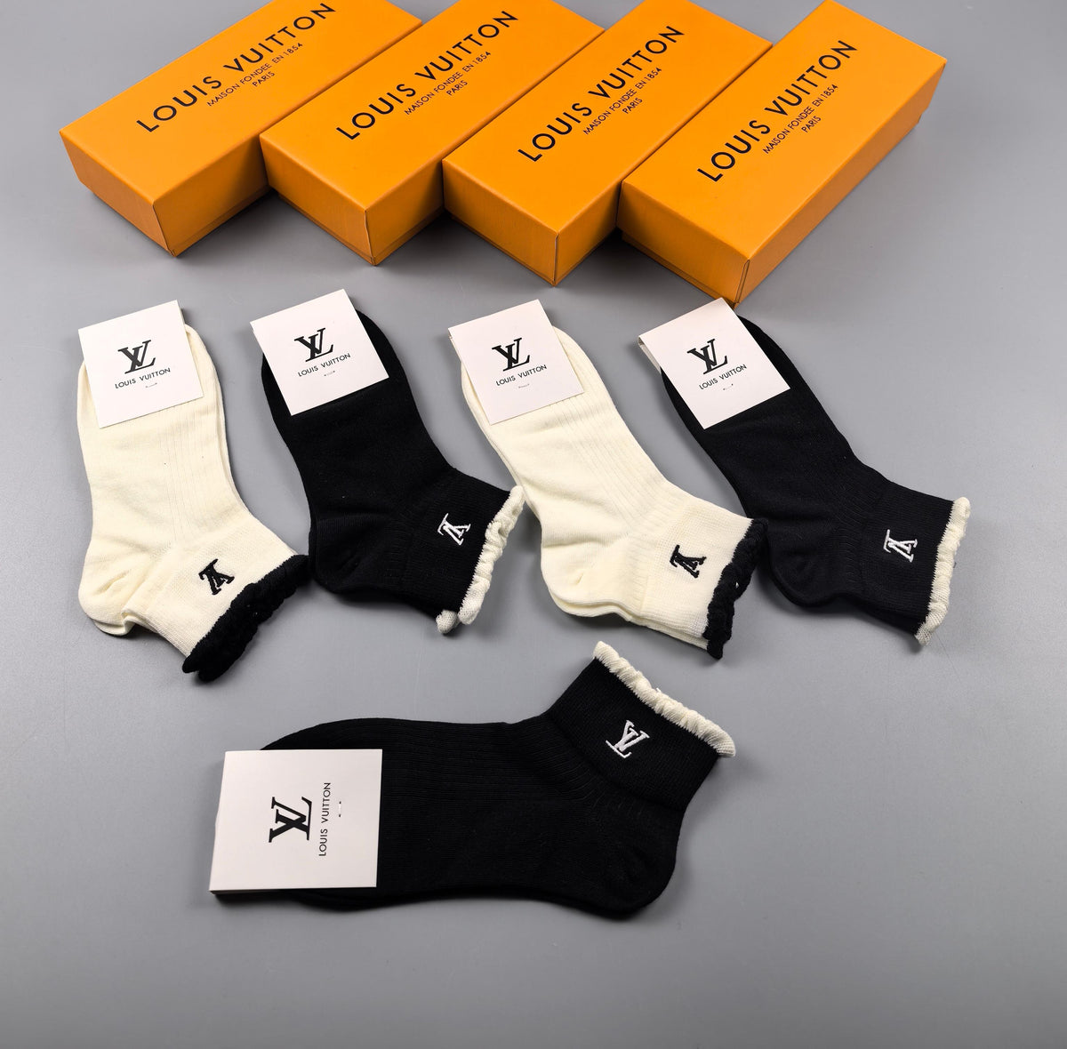 Louis Vuitton Black Cream Narrow Letter Edges Ankle Socks, image 5