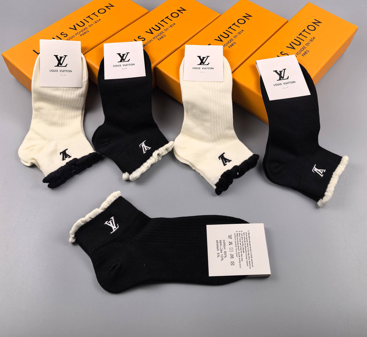 Louis Vuitton Black Cream Narrow Letter Edges Ankle Socks, image 4