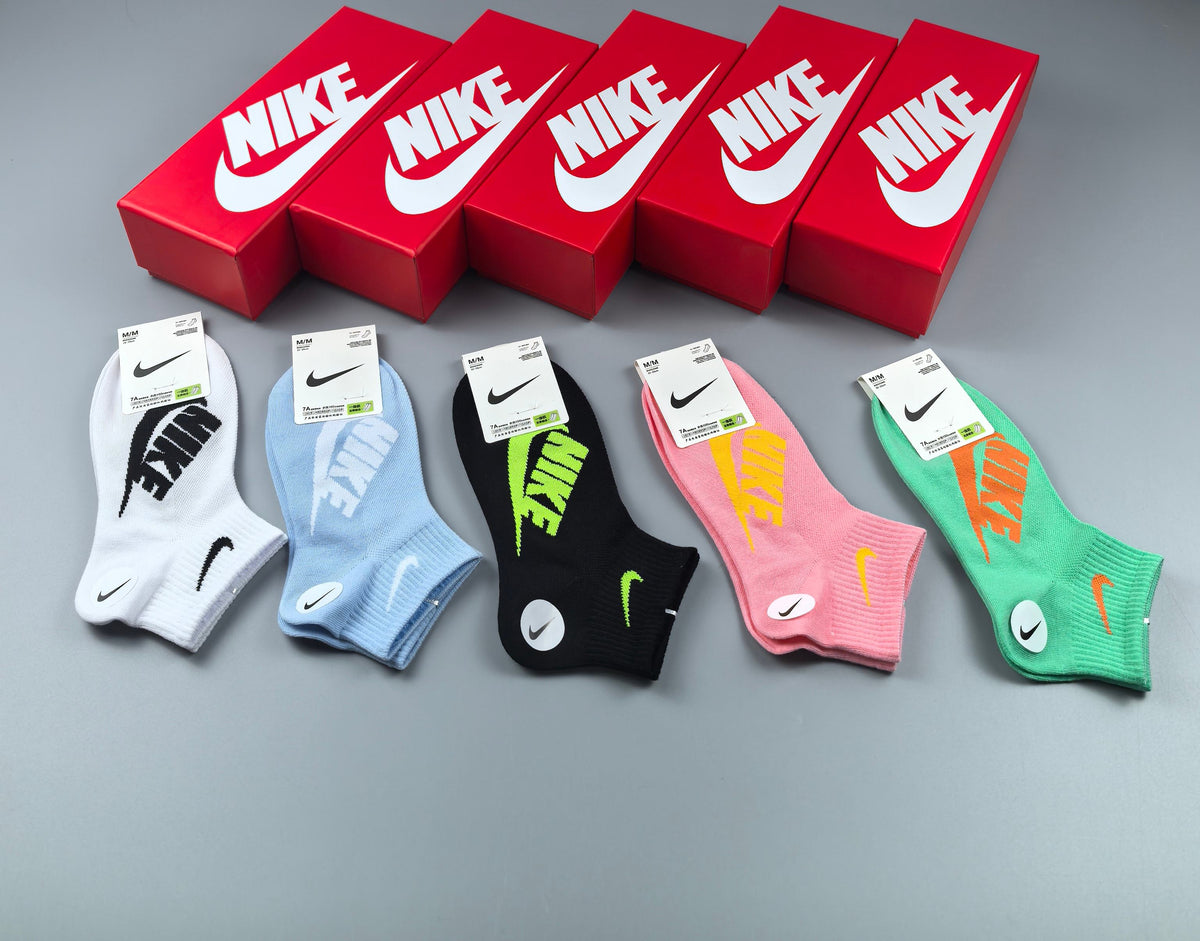 Nike Multicolour Graphic Ankle Socks, gallery image 3