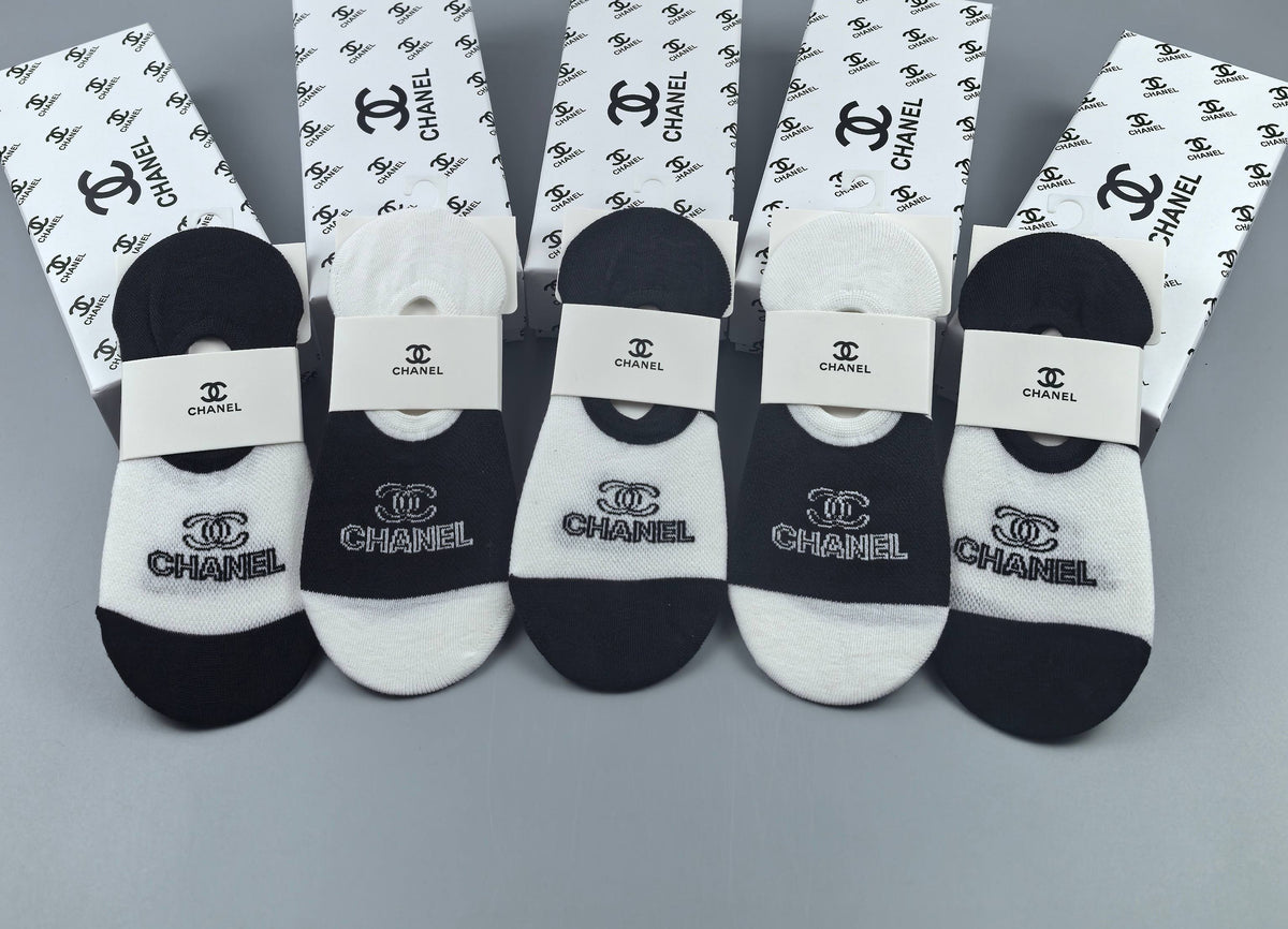 CHANEL Graphic Low-Opening Sock Selection, gallery image 2