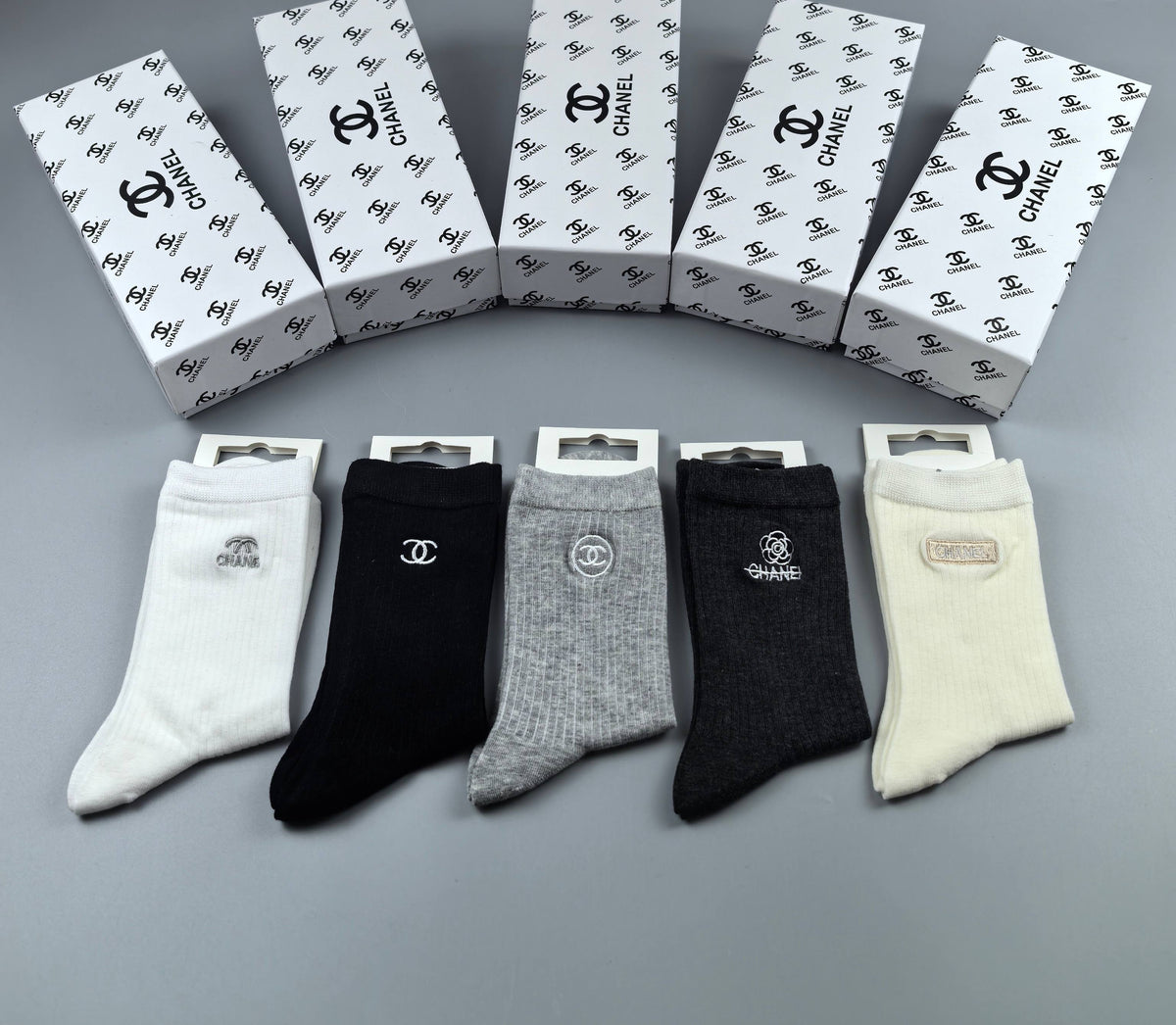 CHANEL Outline Motif Neutral Ankle Socks, gallery image 4