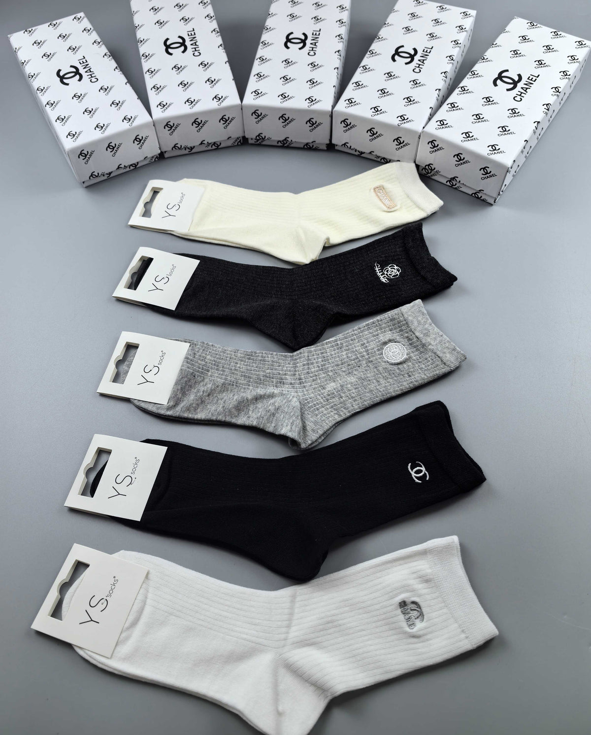 CHANEL Outline Motif Neutral Ankle Socks, gallery image 1