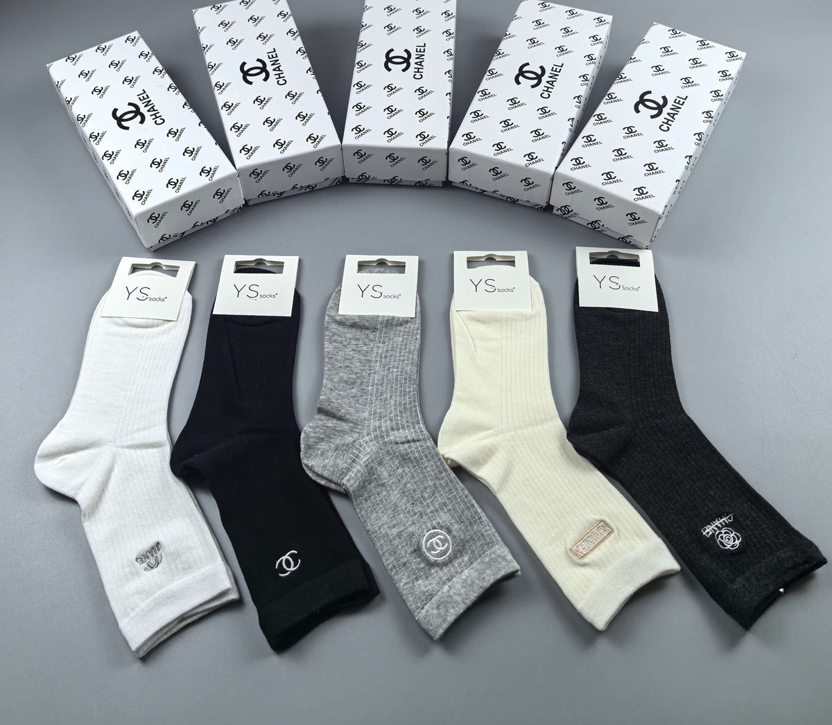 CHANEL Outline Motif Neutral Ankle Socks, gallery image 9