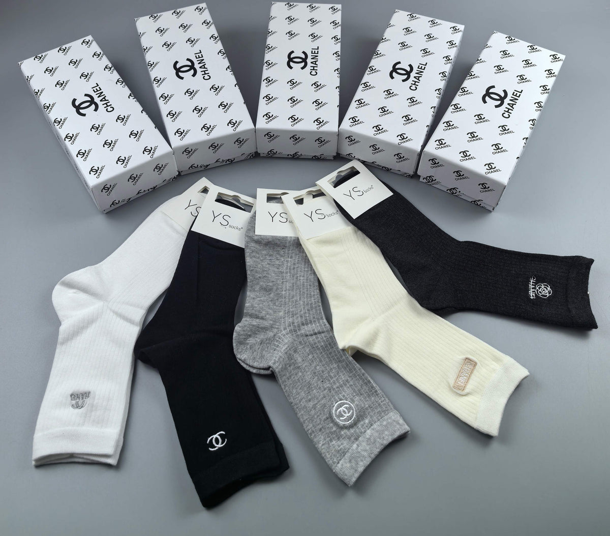 CHANEL Outline Motif Neutral Ankle Socks, gallery image 8