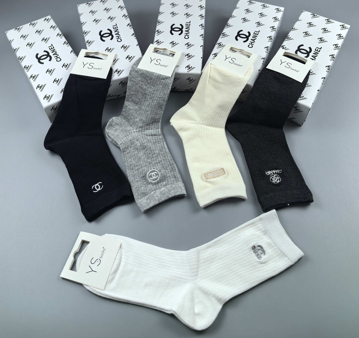 CHANEL Outline Motif Neutral Ankle Socks, gallery image 6
