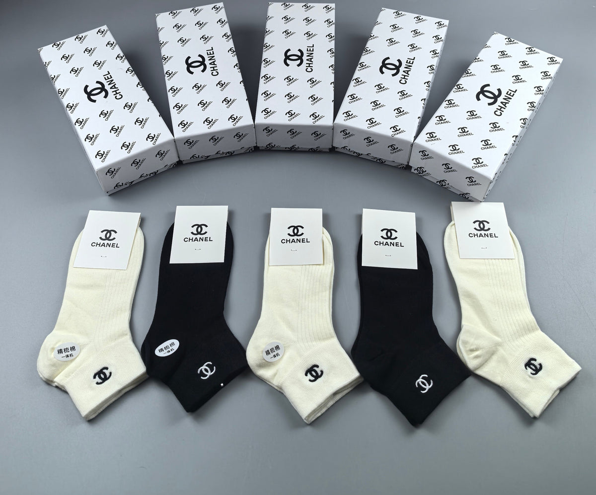 CHANEL Outline Emblem Short Socks, gallery image 9