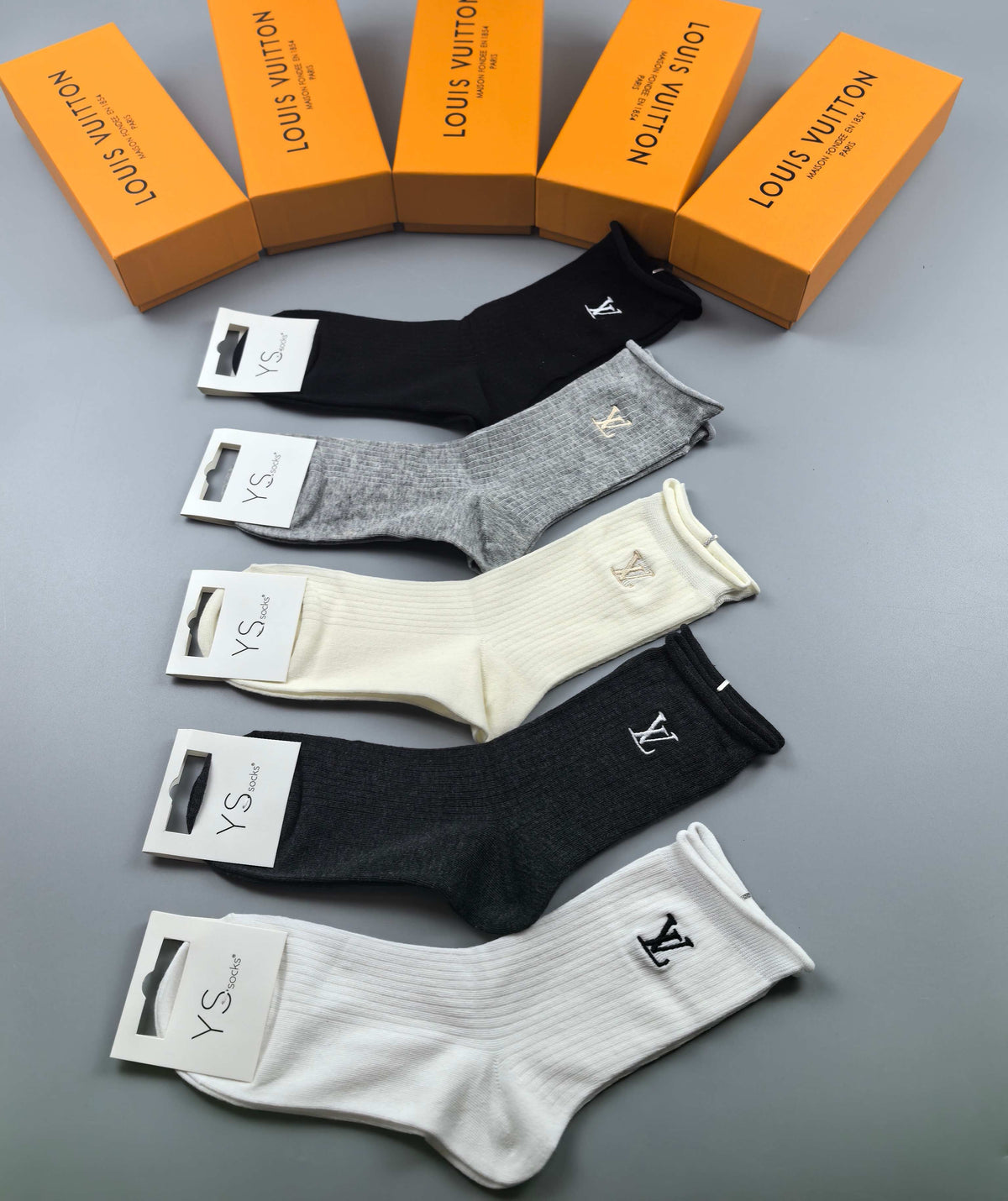 Louis Vuitton Neutral Fine Ribbed Ankle Mix Ankle Socks, image 1