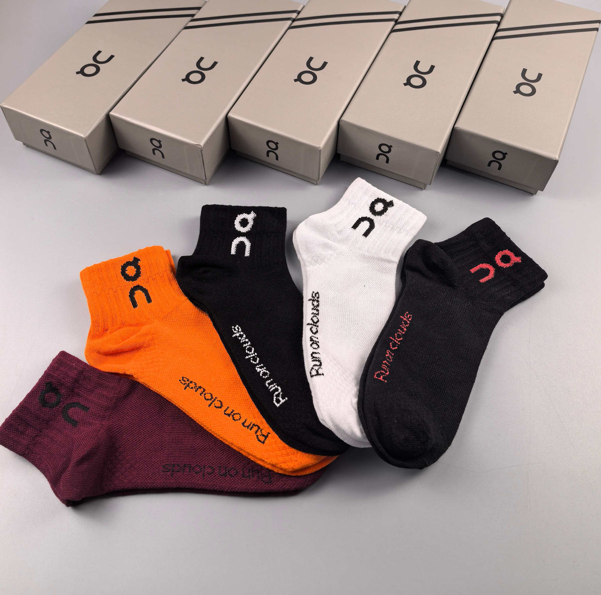 On Colour Mix Logo Low-Cut Socks, Box of 5 Pairs, gallery image 13