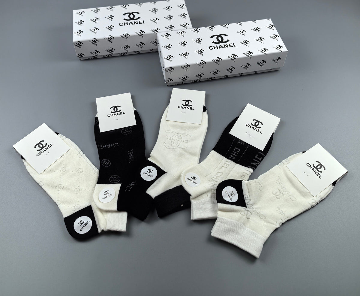 CHANEL Neutral Emblem Low-Cut Socks, gallery image 4