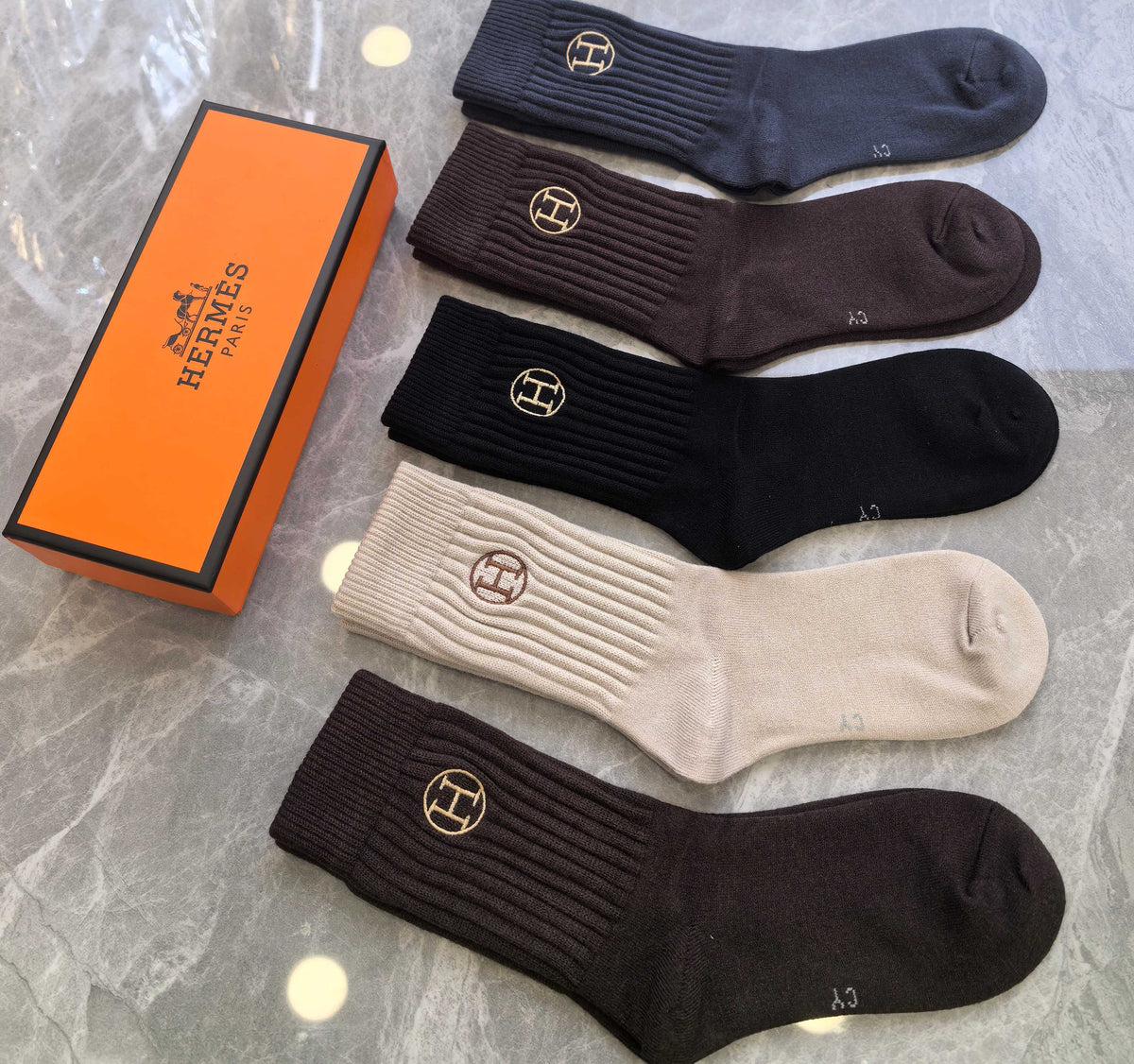 Hermès Neutral Small H Wide Bands Ankle Socks, image 5