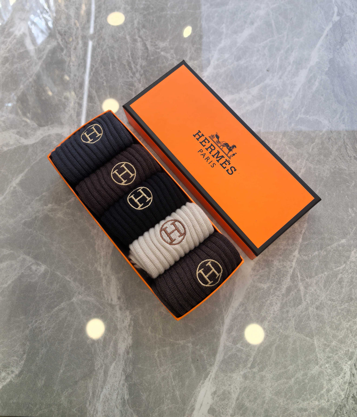 Hermès Neutral Small H Wide Bands Ankle Socks, image 6
