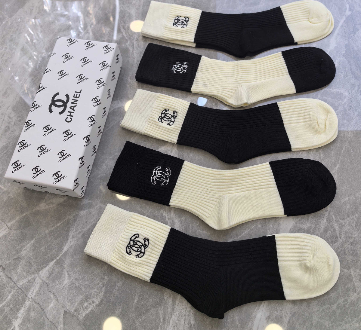 CHANEL Small Round-Motif Ribbed Socks, gallery image 5
