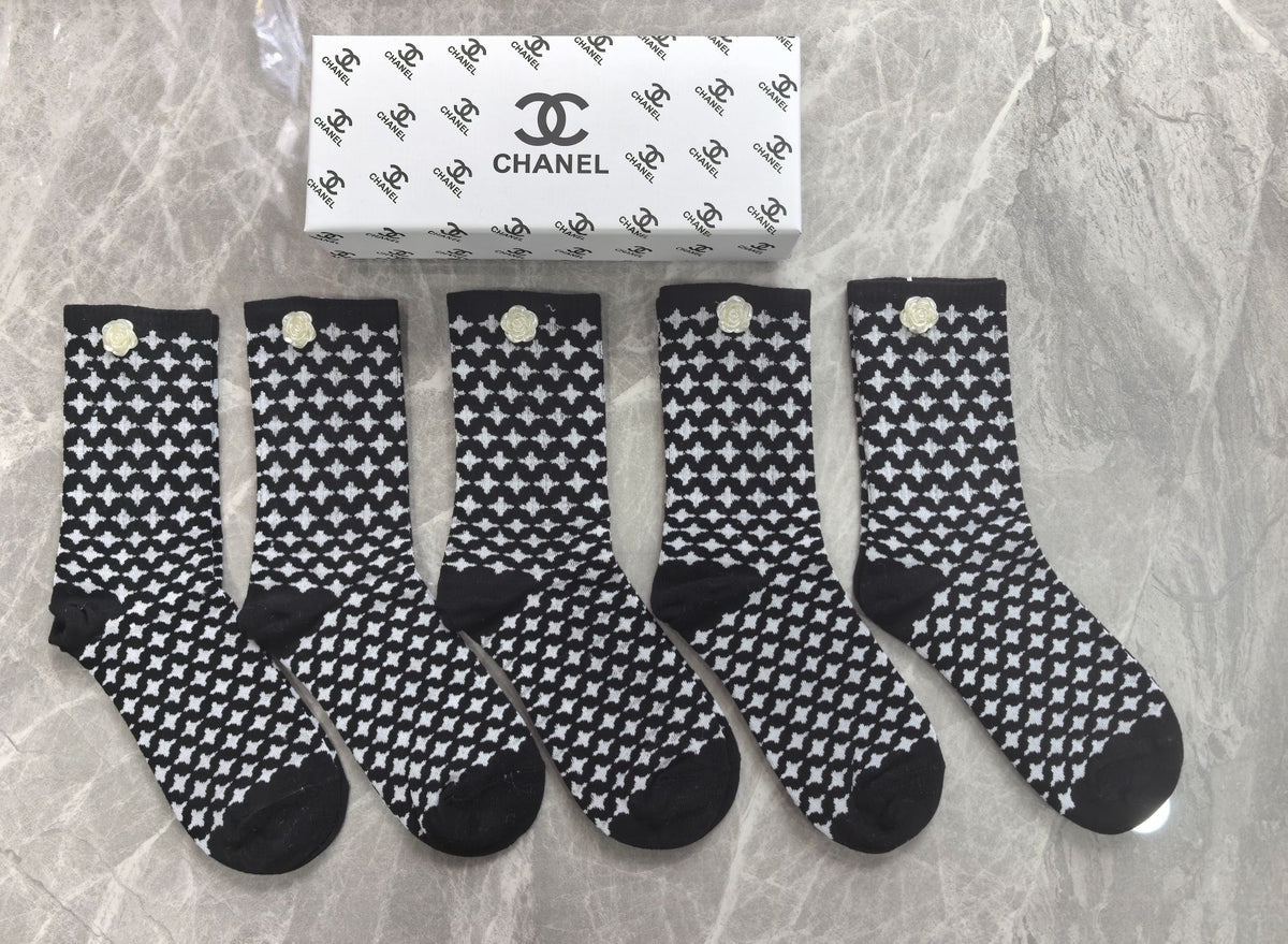 CHANEL Small Dot Pattern Crew Socks, gallery image 1