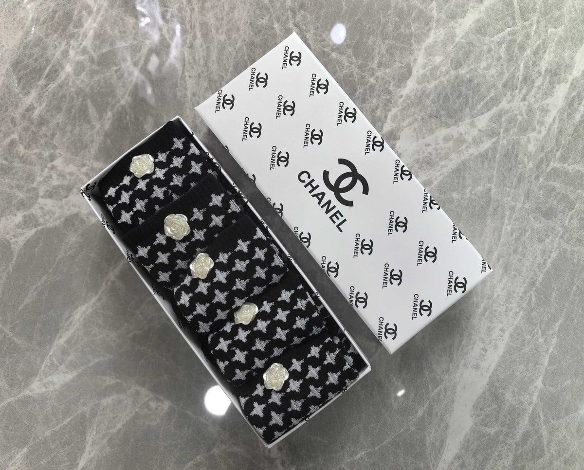CHANEL Small Dot Pattern Crew Socks, gallery image 6