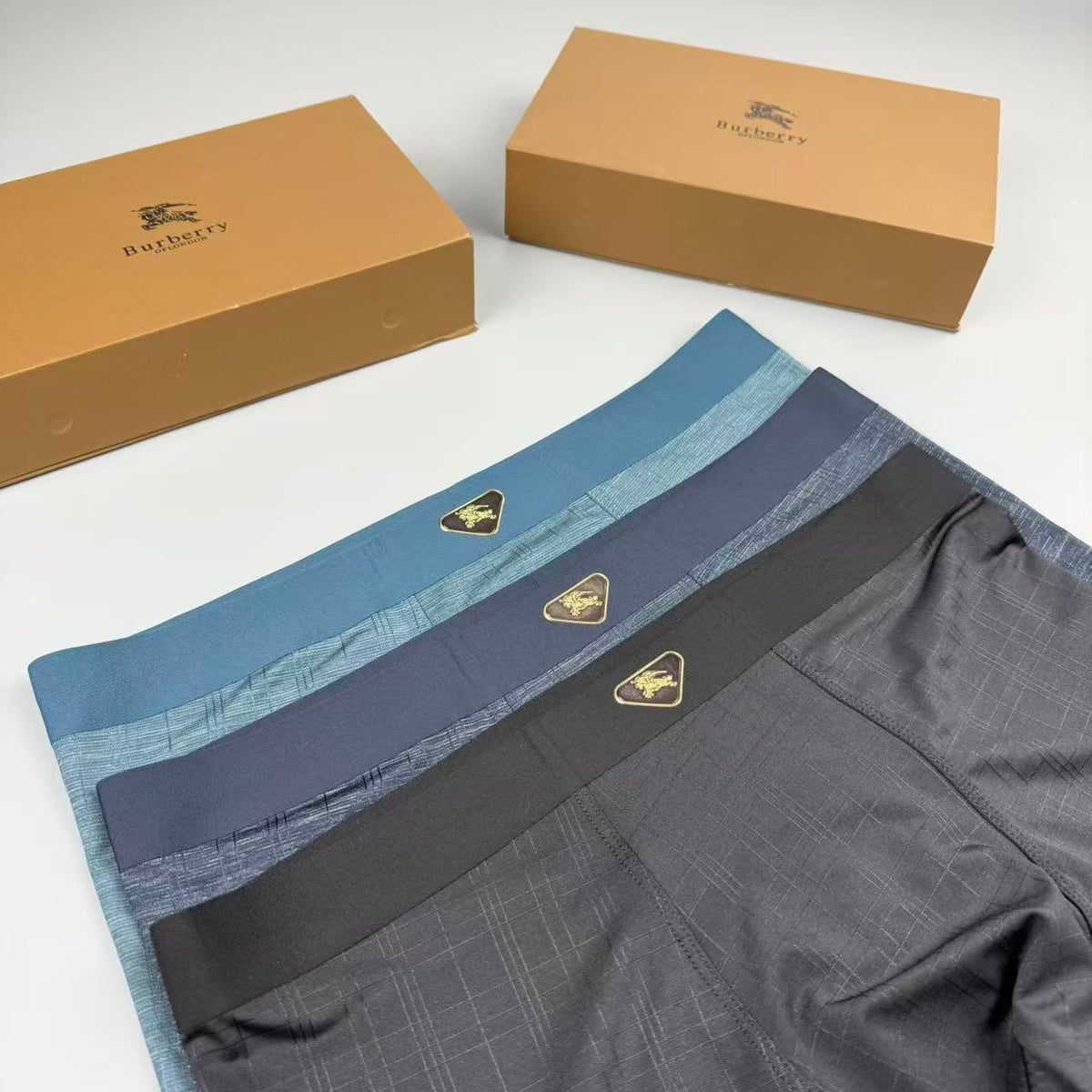 Burberry Black Small Gold Waist Emblem Boxer Briefs, image 4