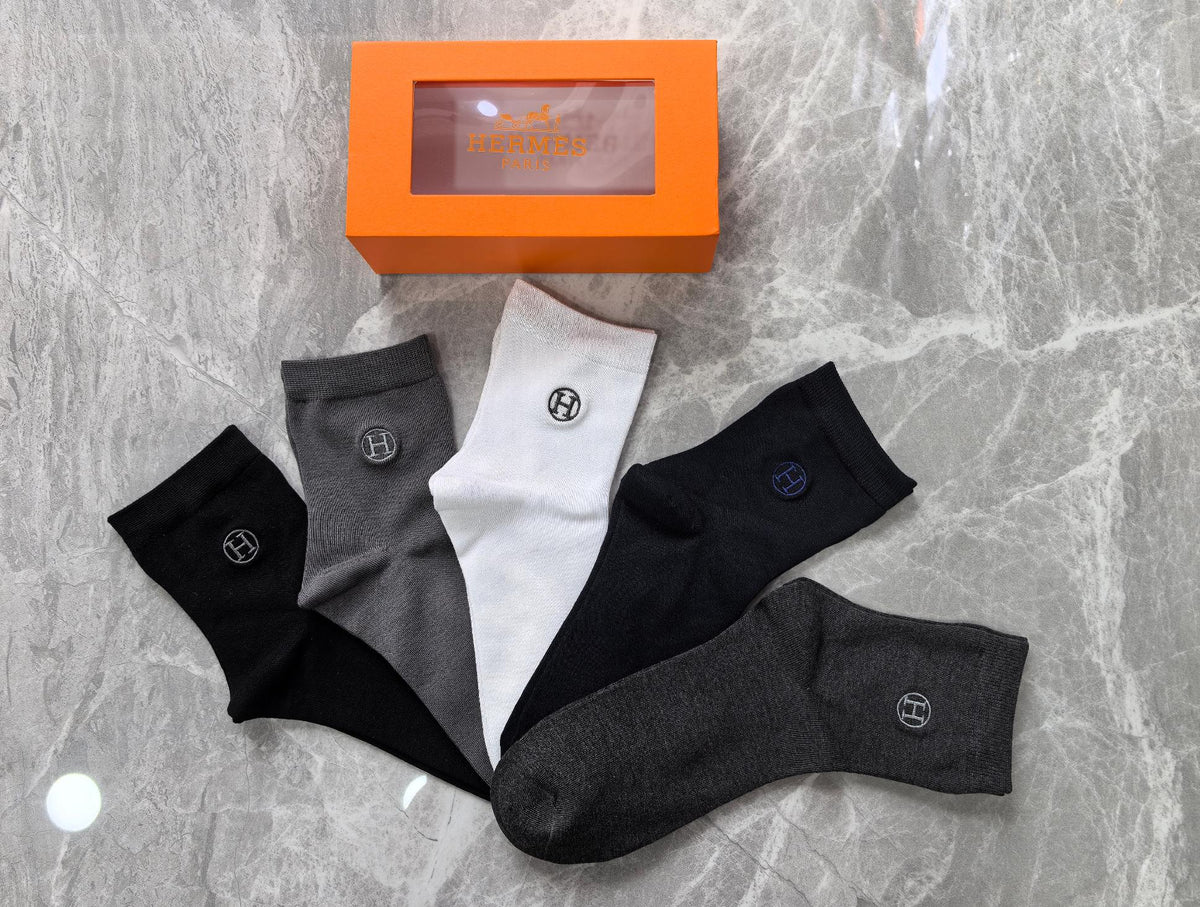 Hermès Black White Grey Plain Cuff Mix Crew Socks, image 3
