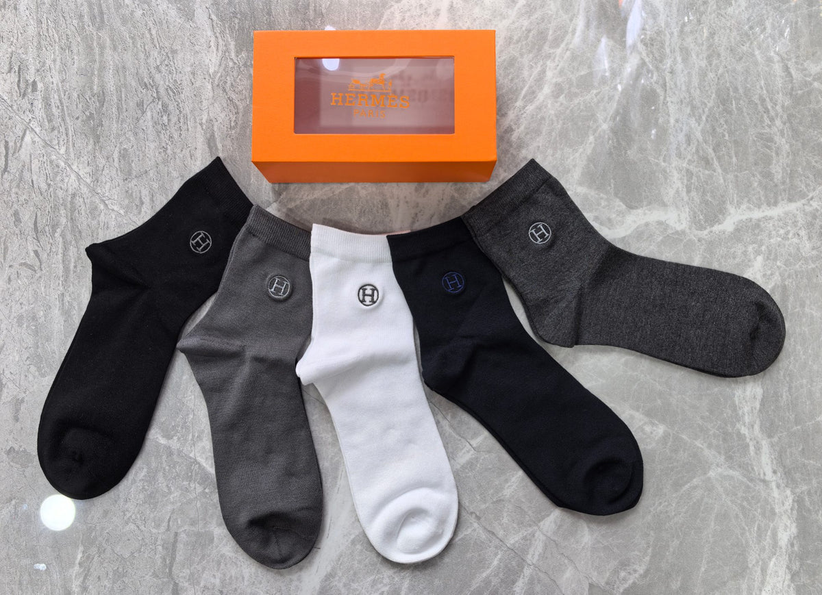 Hermès Black White Grey Plain Cuff Mix Crew Socks, image 2
