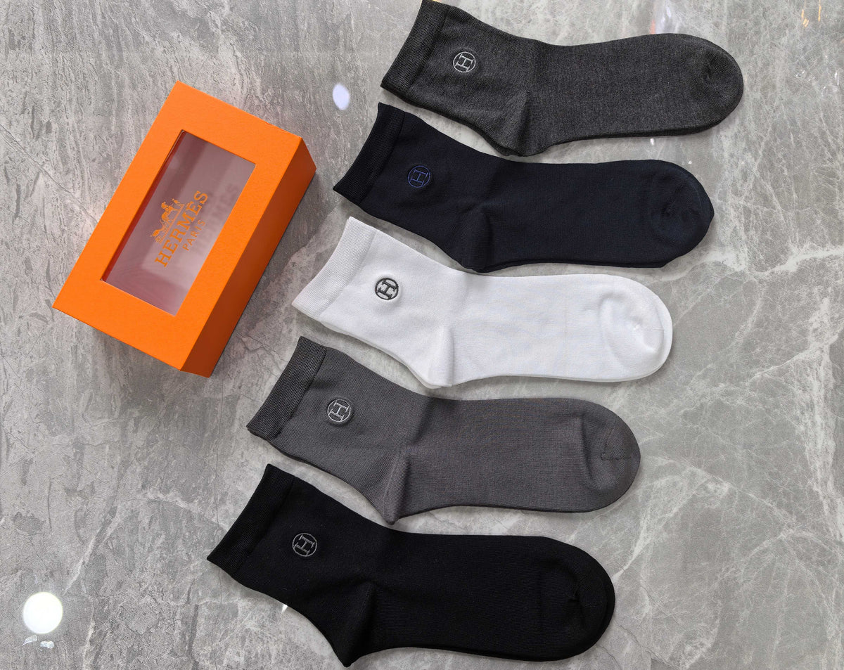 Hermès Black White Grey Plain Cuff Mix Crew Socks, image 4