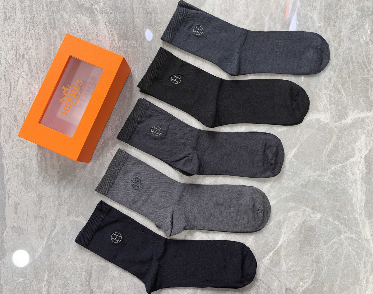 Hermès Grey Navy Black Fine Rib Crew Socks, image 4