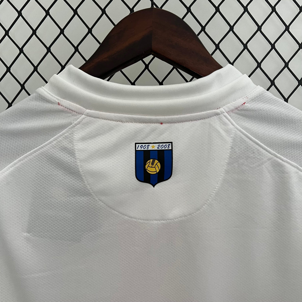 Inter Milan 2007-08 Away Retro Jersey – White Red Cross Croce di San Giorgio Nike Pirelli 100th Anniversary Centenary Crest Zanetti Ibrahimovic Figo Adriano Vieira Cambiasso Maicon Balotelli Serie A Fan Version Football Shirt