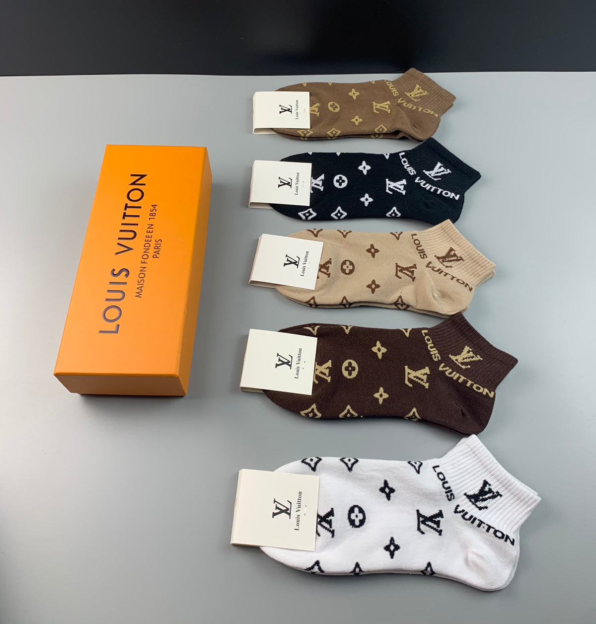 Louis Vuitton Earthy Cream Repeated Monogram Ankle Socks, image 9
