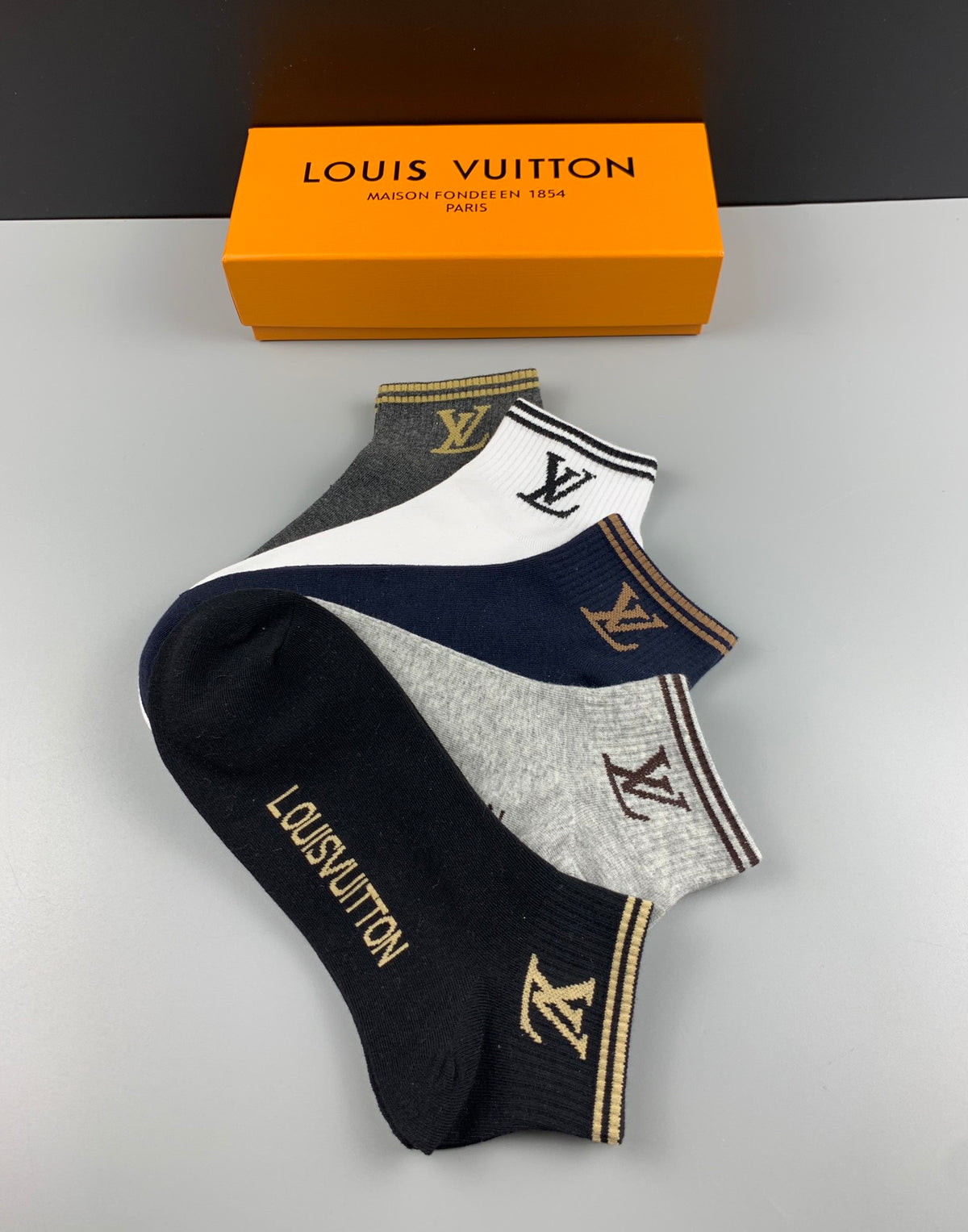 Louis Vuitton Neutral Small Monogram Ankle Ankle Socks, image 5