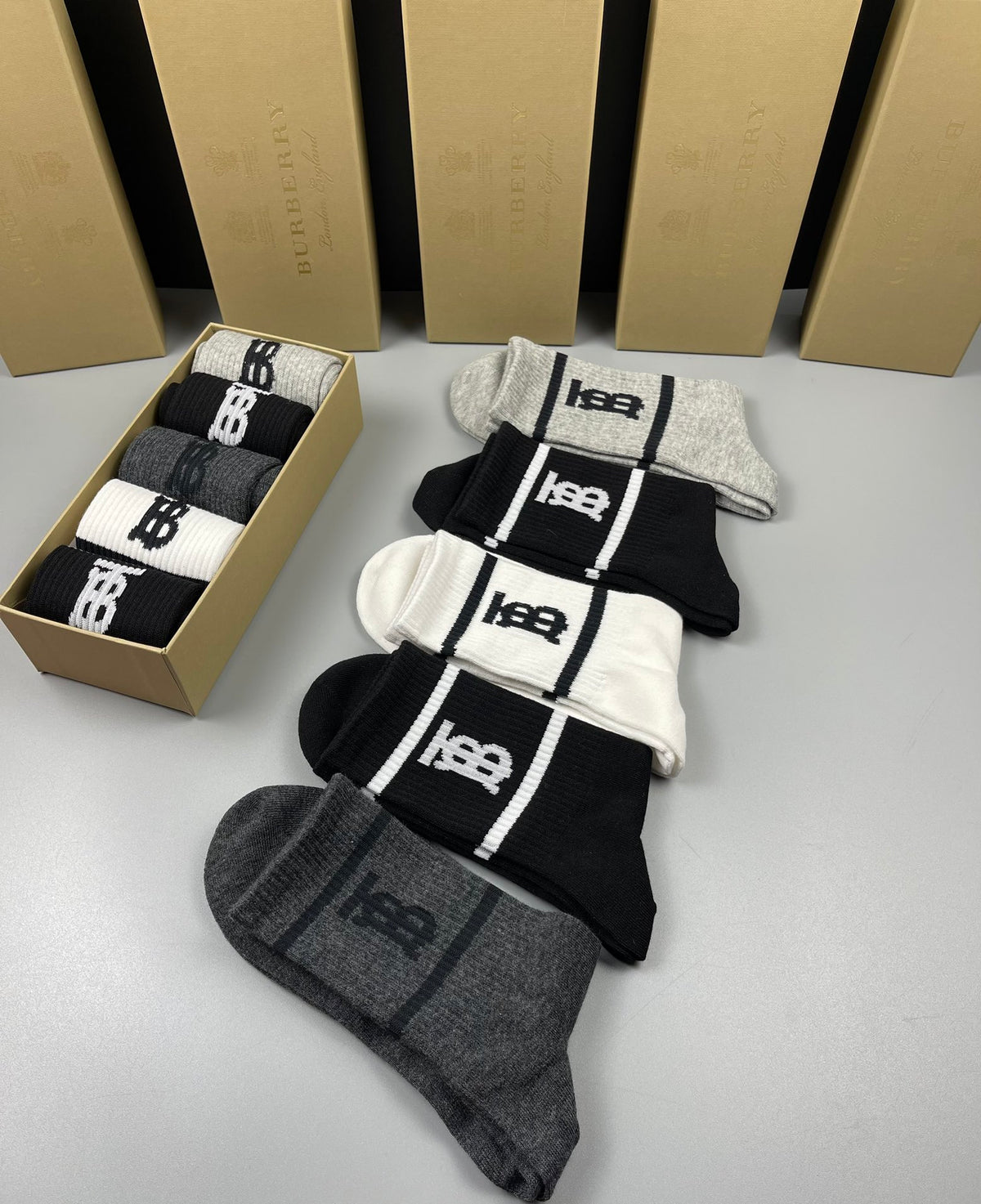 Burberry White Black Grey Broad Cuff B Crew Socks, image 8