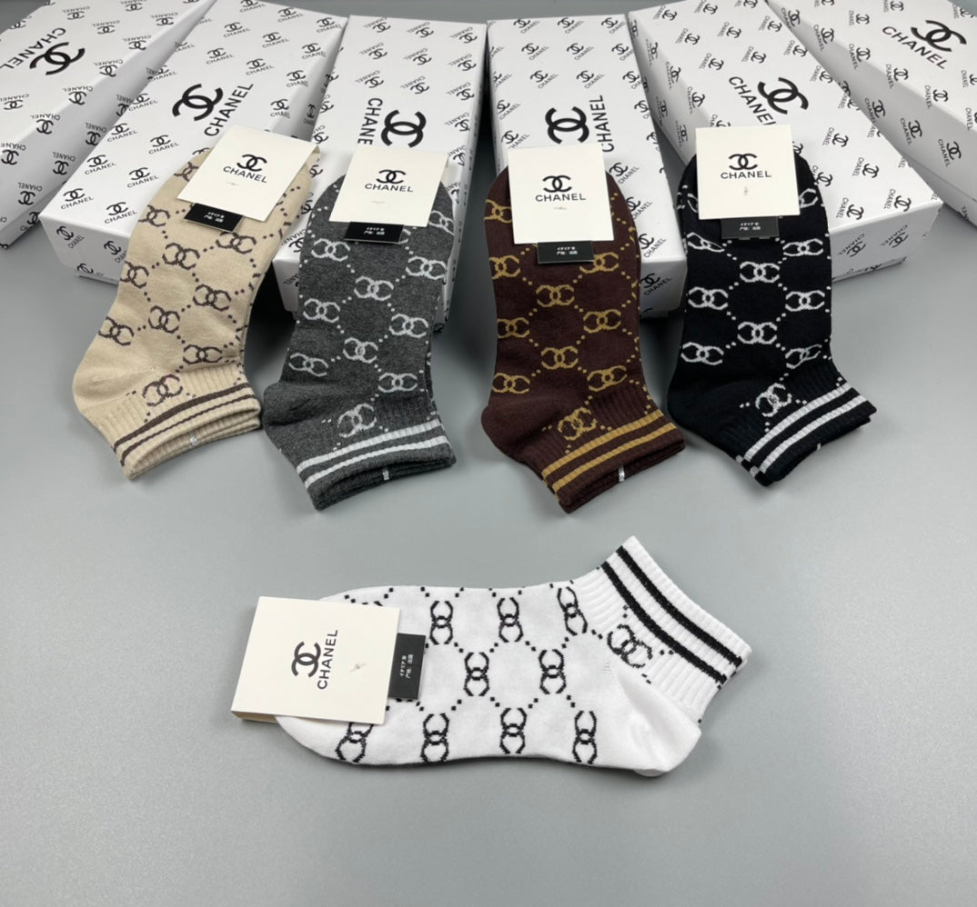 CHANEL Grid Pattern Short Socks, gallery image 5