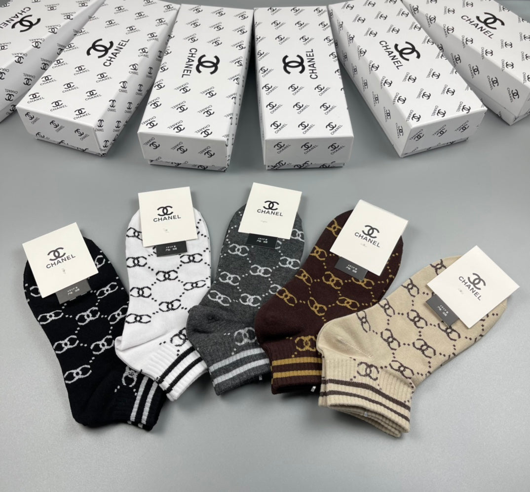CHANEL Grid Pattern Short Socks, gallery image 2