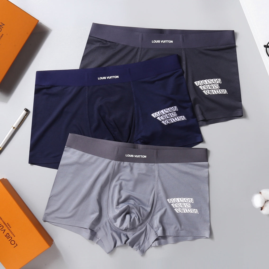 Louis Vuitton Muted Folded Plain Contrast Waist Boxer Briefs, image 4