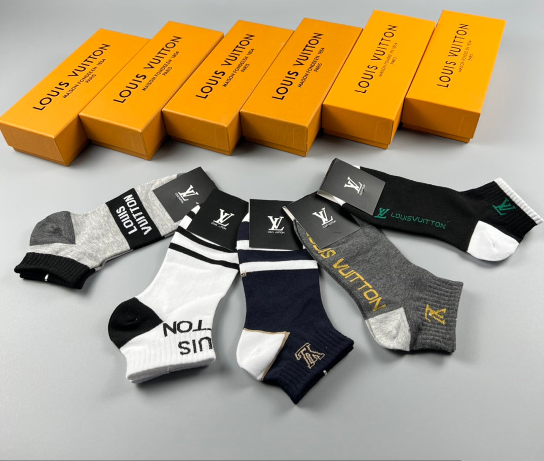 Louis Vuitton Black White Grey Broad Letter Bands Ankle Socks, image 6
