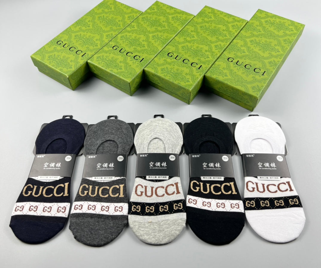 Gucci Neutral Bold Wordmark Bands No-Show Socks, image 1